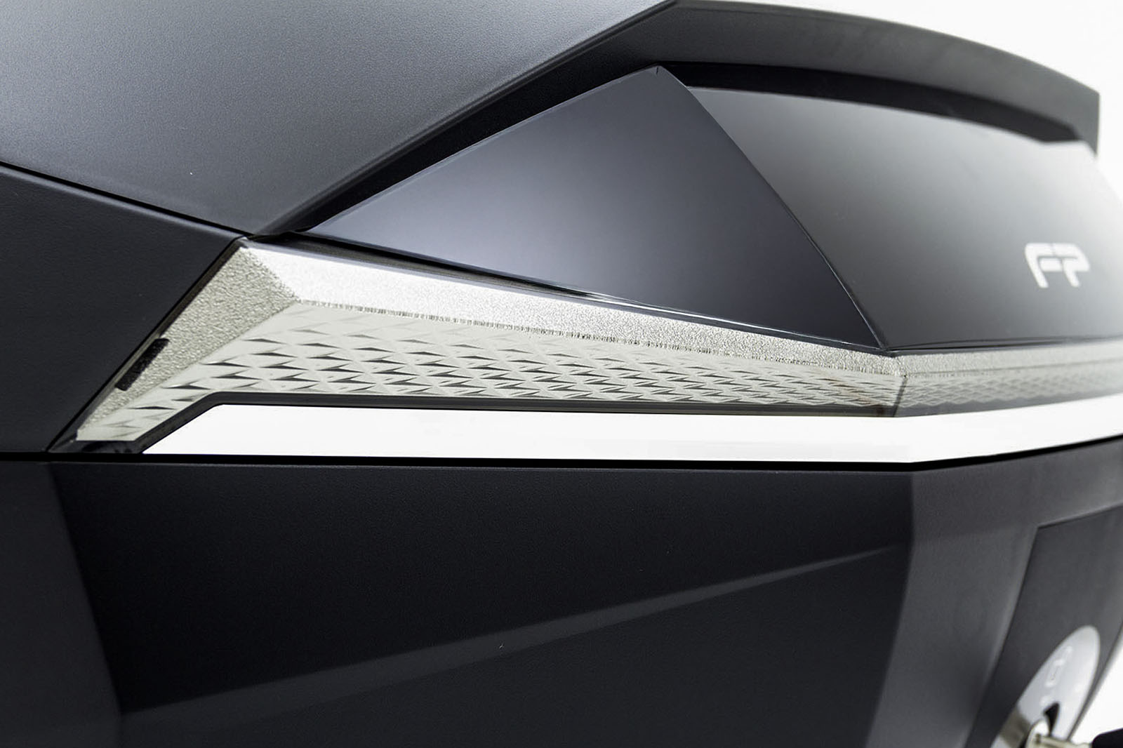 Maleta plástica frontier 50 litros